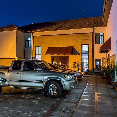 Quo Vadis Hotel Abuja Esterno foto