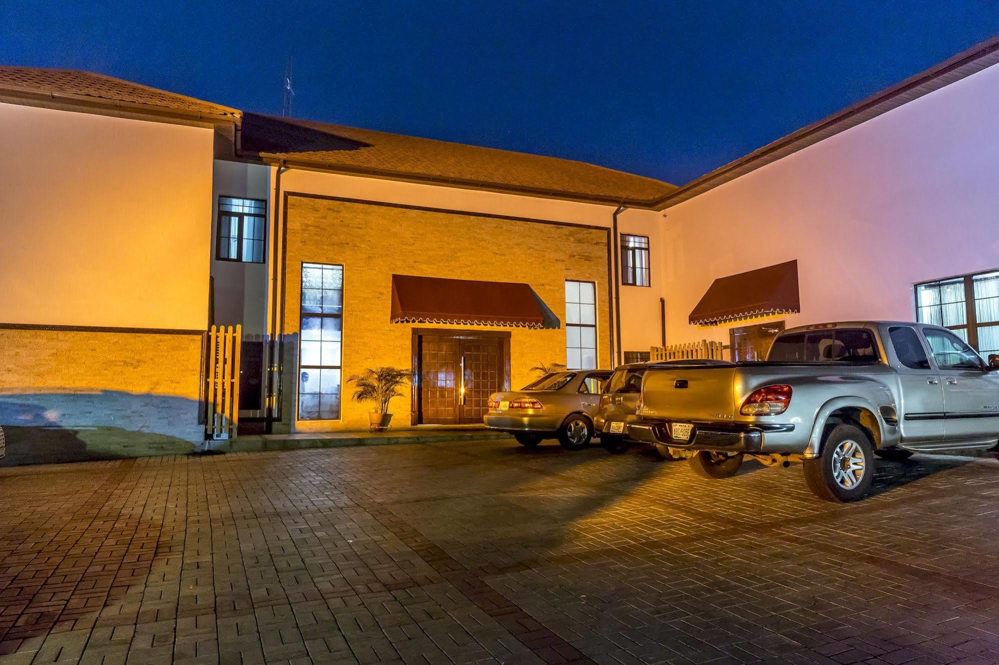 Quo Vadis Hotel Abuja Esterno foto